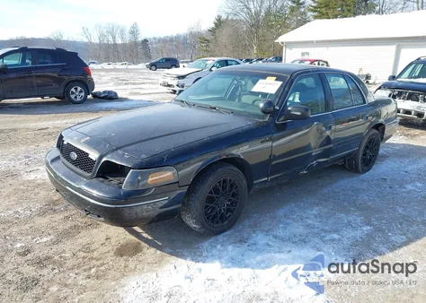 2010 Ford Crown Victoria Police/Police Interceptor z USA, uszkodzony, nr VIN 2FABP7BV6AX110887
